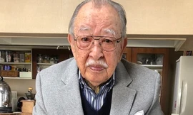 Cha đẻ của karaoke qua đời ở tuổi 100