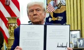 Người Mỹ gánh chịu 'cú sốc kép' từ việc đánh thuế của ông Trump 