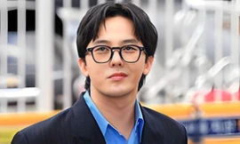 G-Dragon (Big Bang) cười khẩy khi trình diện tại Sở Cảnh sát