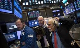 Thị trường chứng khoán ‘căng như dây đàn’ trước đàm phán nợ của Mỹ