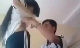 Đôi học sinh tự quay clip ‘sàm sỡ’ nhau trong trường