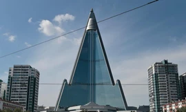 Bí ẩn 'khách sạn tận thế' bỏ hoang gần 40 năm ở Triều Tiên 