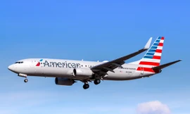 Lý do khách nam tức giận xông vào buồng lái phi công 