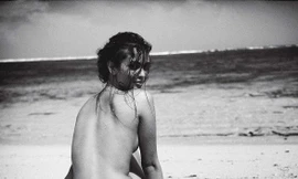 Lộ ảnh nude: 'Liều thuốc thử' đầu tiên của tân Hoa hậu TG