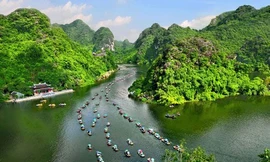 Phong cảnh Ninh Bình khiến du khách mê mẩn.