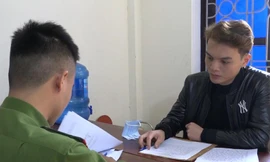 Đào Văn Đông tại cơ quan công an.