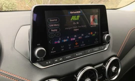 Hệ thống giải trí trên Nissn Sentra.