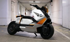 Xe tay ga sạc điện hỗ trợ kết nối smartphone