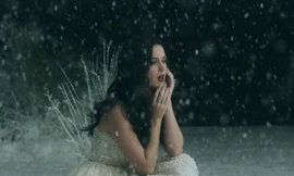 Katy Perry đẹp dịu dàng trong MV mới