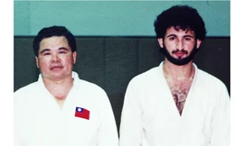 Tôi từng dạy võ cho Osama bin Laden!