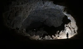 Bí ẩn người sống trong ống dung nham 7.000 năm trước ở Ả Rập