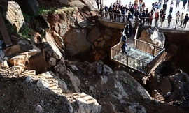 Phát hiện 11 bộ hài cốt tiến hóa dở dang thành người hiện đại