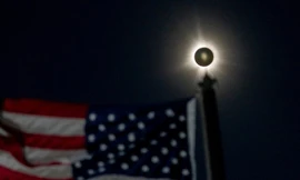 Hiện tượng bóng nắng kỳ lạ trong thời gian xảy ra Nhật thực ở Bắc Mỹ