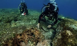 10 tàu ma bao vây hòn đảo Hy Lạp, cổ nhất 5.000 năm tuổi