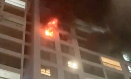 Cháy ở tầng 16 chung cư ở TPHCM, người dân hoảng loạn tháo chạy