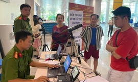Công an TPHCM tổ chức cấp căn cước tại Sân bay Tân Sơn Nhất