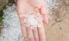 Mưa đá bất thường ở Lai Châu