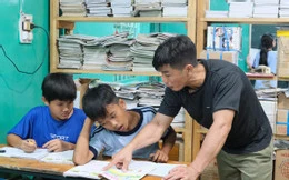 Chuyện 'thầy giáo' đặc biệt: Ngày làm công nhân, tối đứng lớp