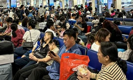 Sân bay Tân Sơn Nhất, cửa ngõ TPHCM kẹt cứng