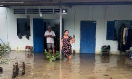 Đồng Nai: Triều cường dâng cao, người dân bỏ nhà, thuê phòng trọ tránh ngập