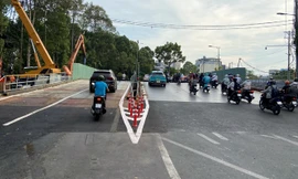 Thông xe cầu vượt tạm thứ 2 ở cửa ngõ Sân bay Tân Sơn Nhất