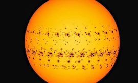 Mặt Trời xuất hiện hơn 200 vết đen đáng sợ