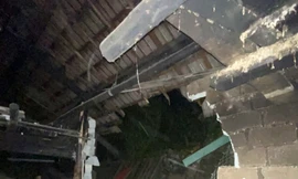 Đá nặng 3 tấn lăn từ núi cao vào nhà làm 1 người tử vong