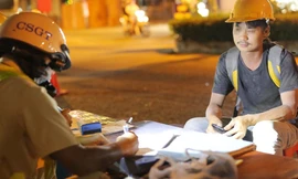 Nam phụ hồ ở TPHCM đi nhậu về khuya, bị phạt vi phạm nồng độ cồn kịch khung