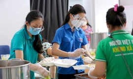 Những căn bếp ấm áp tình người giữa mùa dịch tại Hà Nội