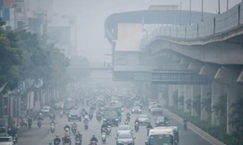 Chỉ số ô nhiễm ở mức xấu, Hà Nội mù mịt trong làn sương trắng dày đặc