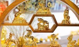 Tượng 12 con giáp mạ vàng 24K bán chạy dịp Tết Ất Tỵ
