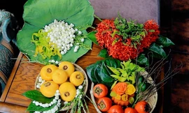 Mâm lễ cúng Vu Lan thanh tịnh và đẹp mắt của người phụ nữ Hà Thành