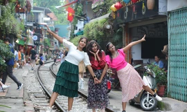 Cục Đường sắt kiến nghị dẹp bỏ 'phố cà phê đường tàu' Hà Nội