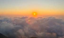 Băng rừng nguyên sinh 'săn mây' trên đỉnh núi Sừng Trâu