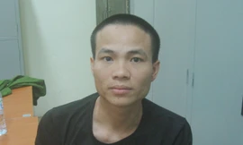 Dân "bay" mang đạn vào nhà nghỉ