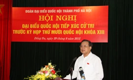 Bí thư Phạm Quang Nghị tiếp xúc cử tri quận Đống Đa chiều 29/9. Ảnh: Dũng Nguyễn