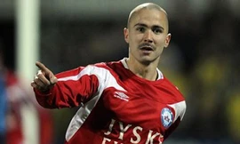 Sút vào lưới từ khoảng cách 50m