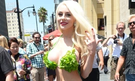 Sao teen khoe vòng một với bikini cực ‘độc’