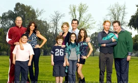 'Mad Men' và 'Modern Family' thống trị giải Emmy 2011