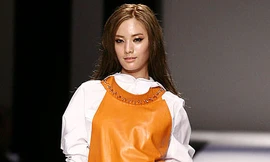 Nana, Kahi tự tin trên sàn cat – walk