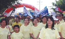 Hào hứng đi bộ