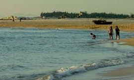 Một thuyền viên mất tích ở biển Cửa Việt