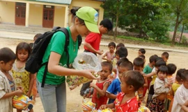 Cô gái 'sinh ra để làm tình nguyện'