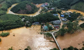 Mưa lớn gây ngập sâu, hàng trăm hộ dân Yên Bái bị cô lập