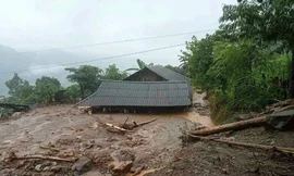 Hình ảnh bên trong hai xã bị cô lập do mưa lũ ở Yên Bái