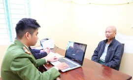 Trưởng Công an xã bị chém trọng thương khi ngăn hai vợ chồng cãi vã