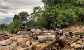 Cảnh hoang tàn nơi lũ quét vừa đi qua ở Lào Cai