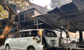 Hơn 50 kiot chợ ở Vĩnh Phúc cháy rụi trong đêm, 10 ô tô hư hỏng 