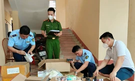 Tiêu hủy lô thuốc lá điện tử nhập lậu ở Yên Bái