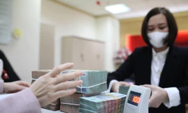 Cổ phiếu ngân hàng, chứng khoán tăng tốc kéo VN-Index ồ ạt vượt mốc 1.300 điểm